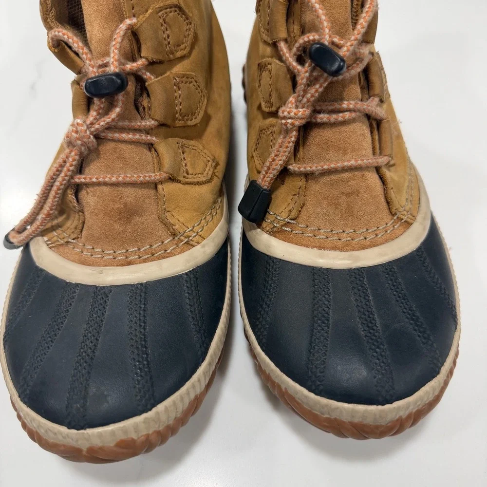 Sorel Out N About Plus Waterproof Duck Boots Tan Black Suede Ankle size  6